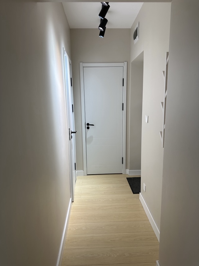Studio with separate kitchen and balcony — Photo 10 of 10