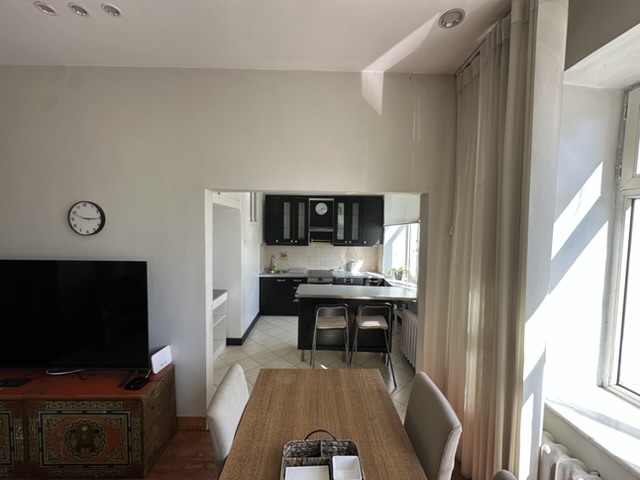 Two-bedroom flat with a sunny balcony — Photo 2 of 11