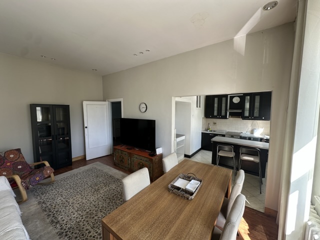 Two-bedroom flat with a sunny balcony — Photo 4 of 11