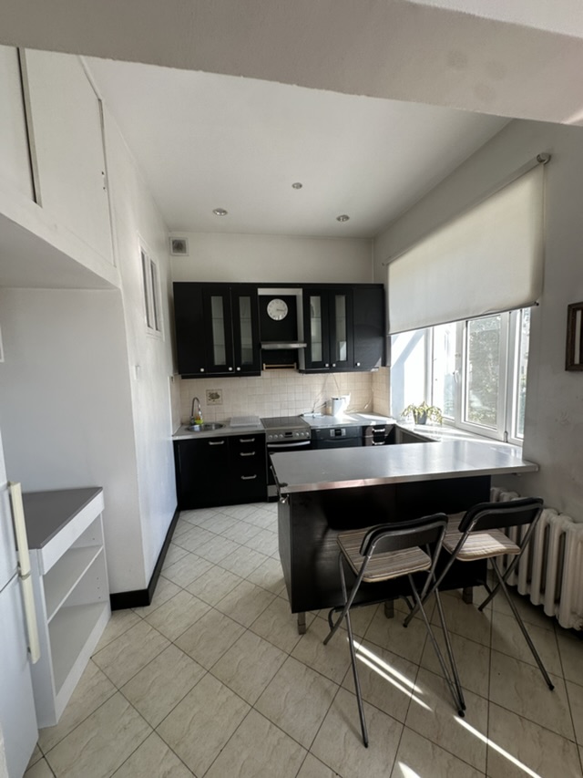 Two-bedroom flat with a sunny balcony — Photo 5 of 11