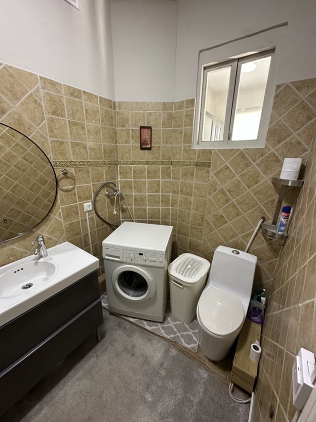 Two-bedroom flat with a sunny balcony — Photo 10 of 11